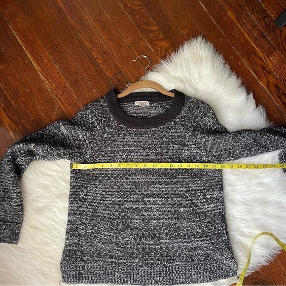 Black & White Boxy Sweater Cozy - Picture 6 of 6
